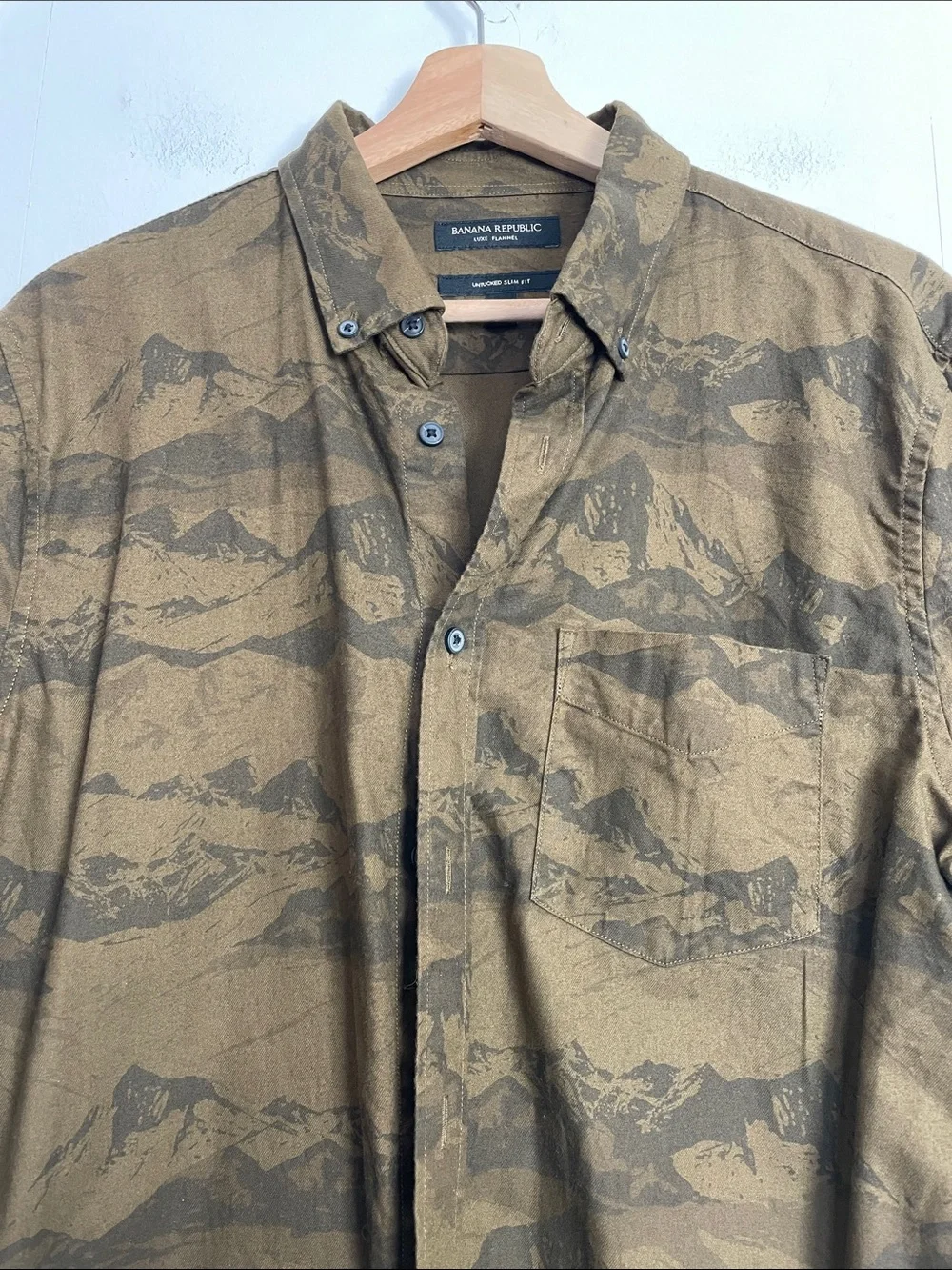 Banana Republic Luxe Flannel Untucked Slim Fit Camo Button up Men's M Shirt